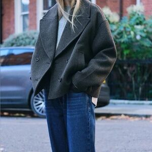 NEW Zara Short Double-Breasted Coat in Gray - Small